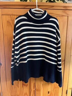 Women’s GAP Striped Turtleneck Sweater - Navy & White